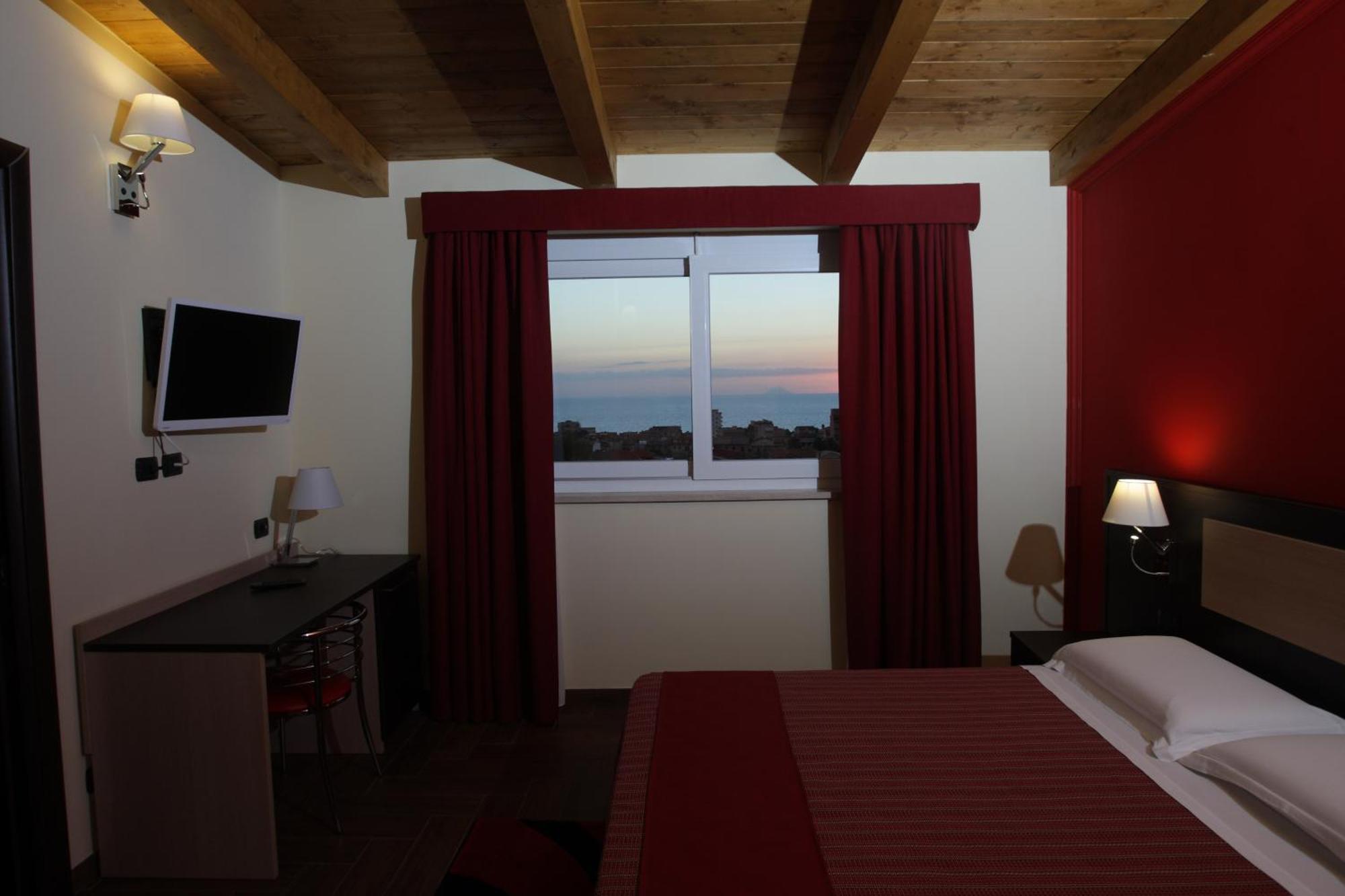 Hotel Paradiso Falerna Εξωτερικό φωτογραφία